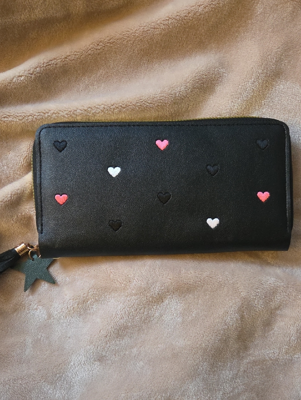 Black Heart-Accent Zip Wallet - Women's Wallet